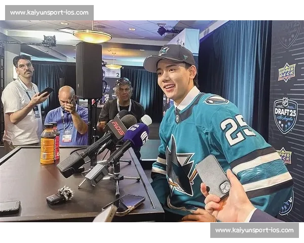 北京少年王浩西创历史！圣荷西鲨鱼队次轮首位选中中国冰球新星