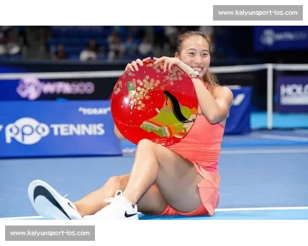 郑钦文发球破局!中国金花草地突围,袁悦张帅虽败犹荣 郑钦文发球破局!中国金花草地突围,袁悦张帅虽败犹荣