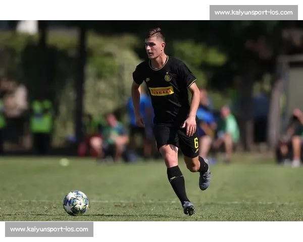 帕尔马总监回应莱昂尼转会风暴：留队才是 18 岁新星最优解