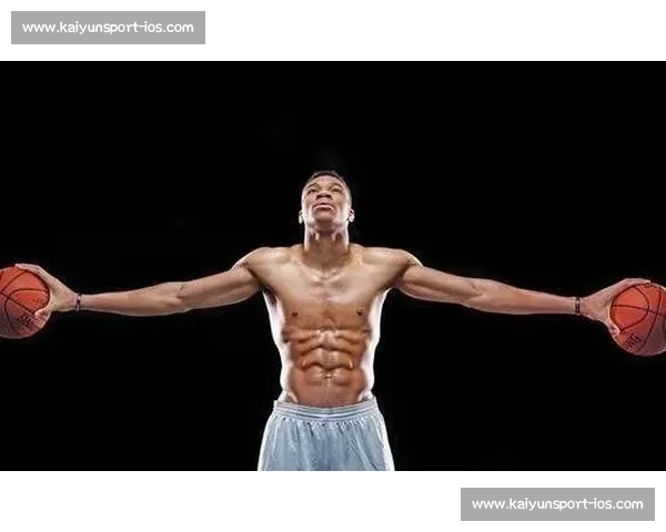 字母哥霸气驾驭维尼修斯赠衣，强壮体魄诠释 “紧身时尚” 新高度