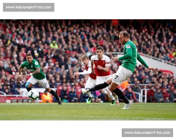 布莱顿 2025-26 主场球衣发布！邓克、吕特领衔演绎蓝白新章